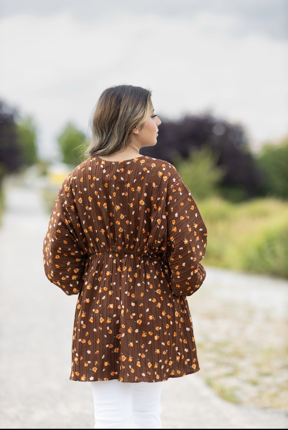 Braune Tunika mit Blumenmuster – Lo